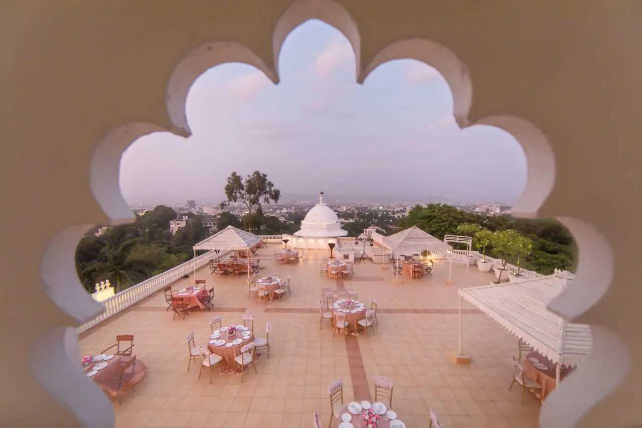 Hotel Hilltop Palace